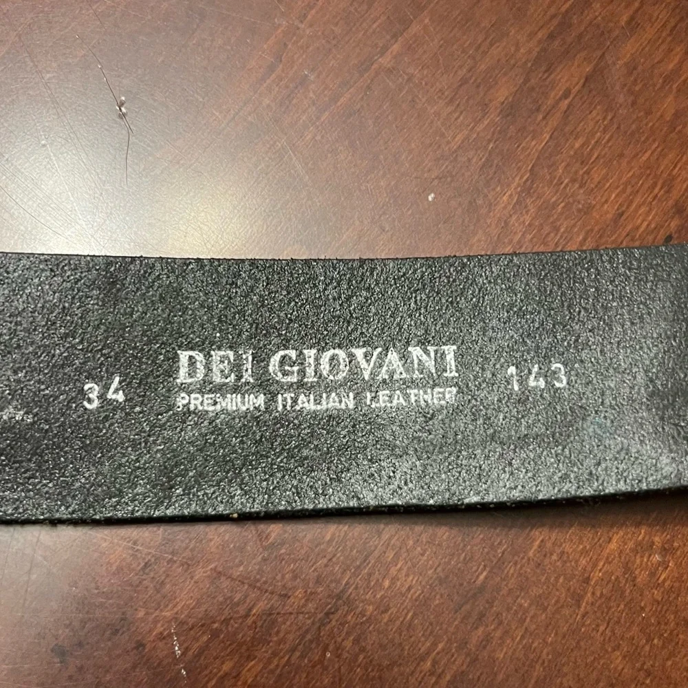 Dei Giovani luxury belt genuine Italian leather distressed skull buckle  EUC